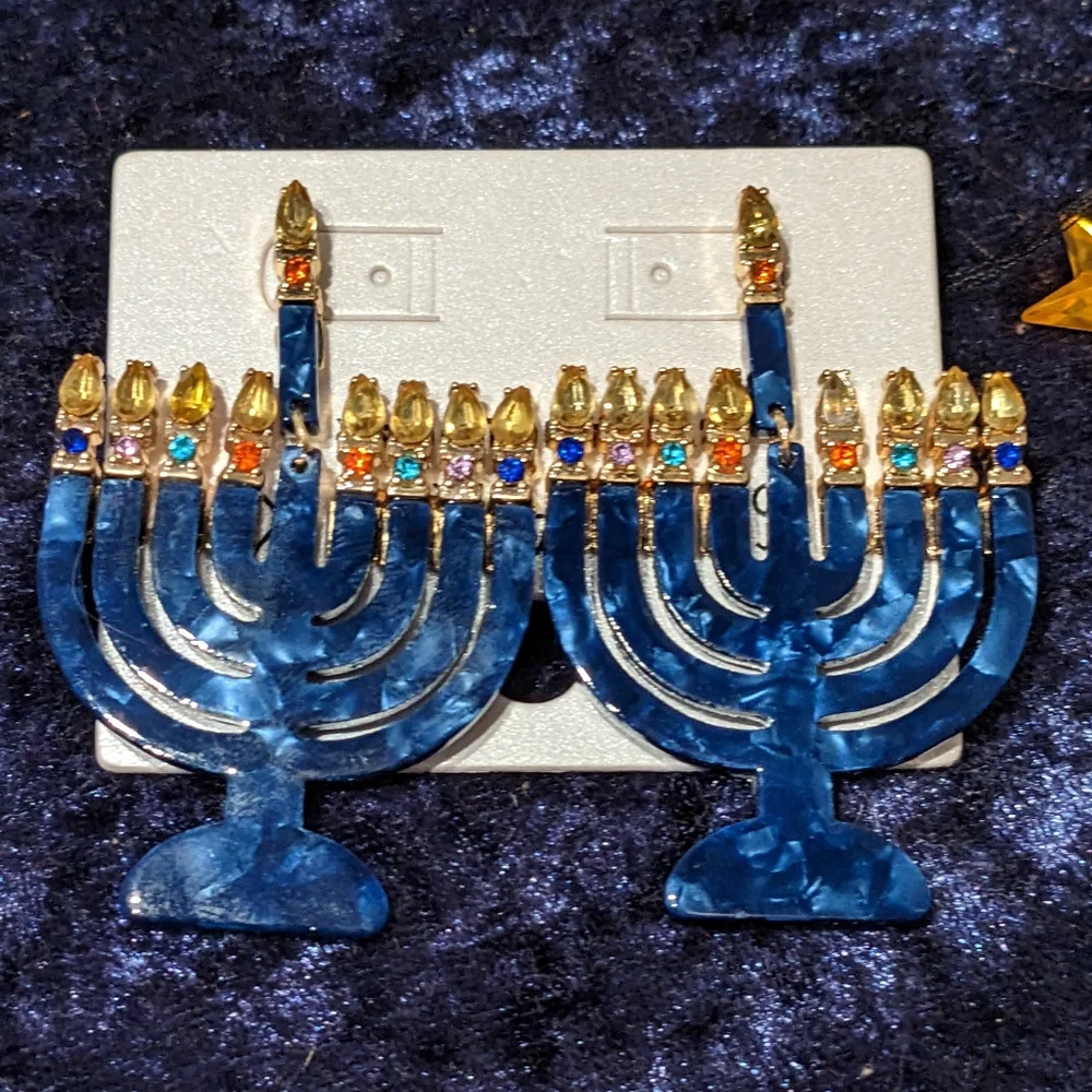 Menorah Earrings Brand New - Picture 1 of 4